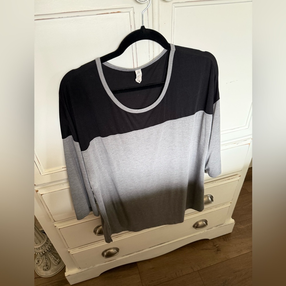 Ripzone Colorblock Black and Gray Women's Top